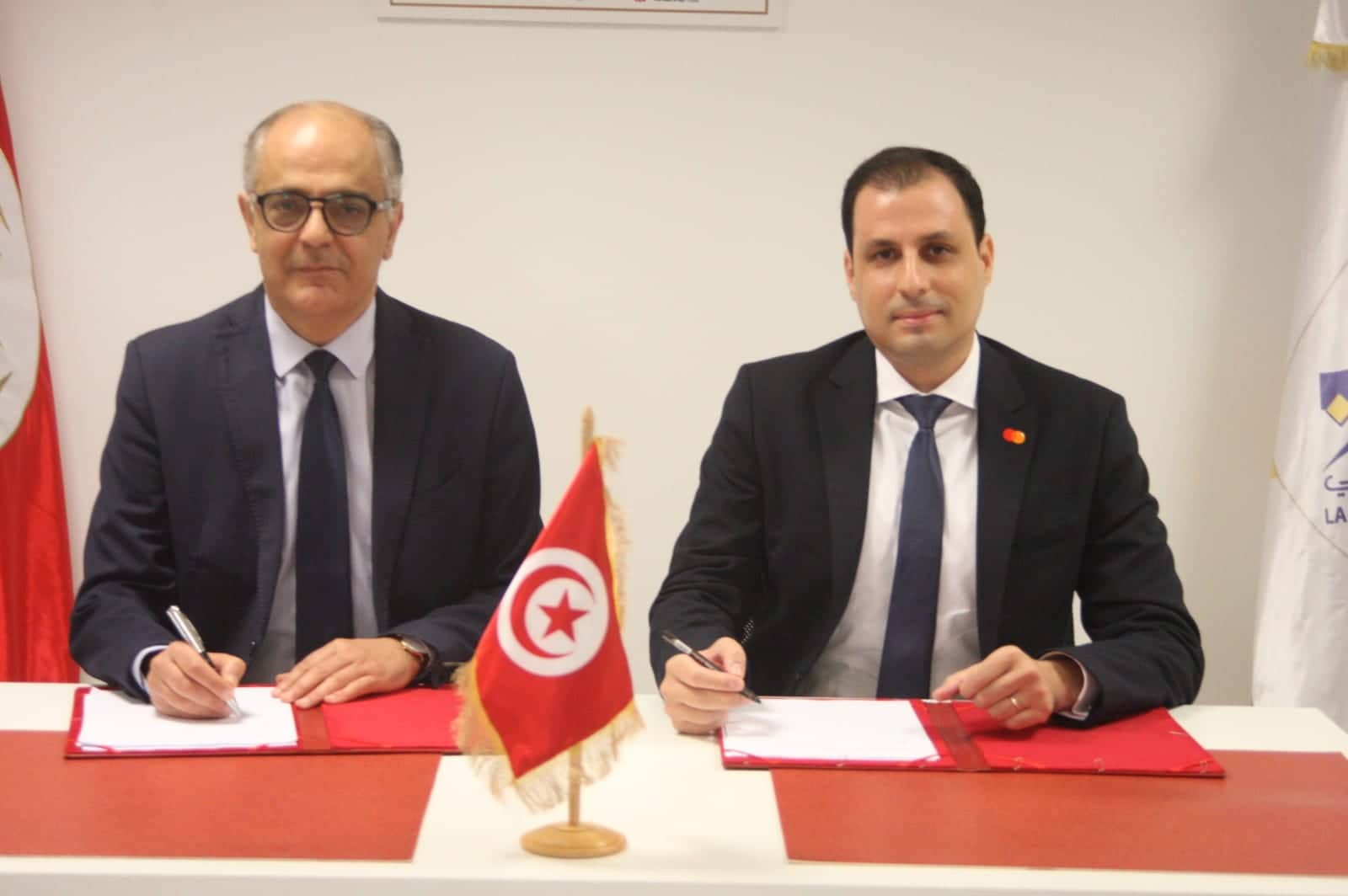 البريد التونسي و"ماستركارد" يوقعان إتفاقية شراكة لتطوير الحلول الرقمية وتعزيز الإدماج المالي